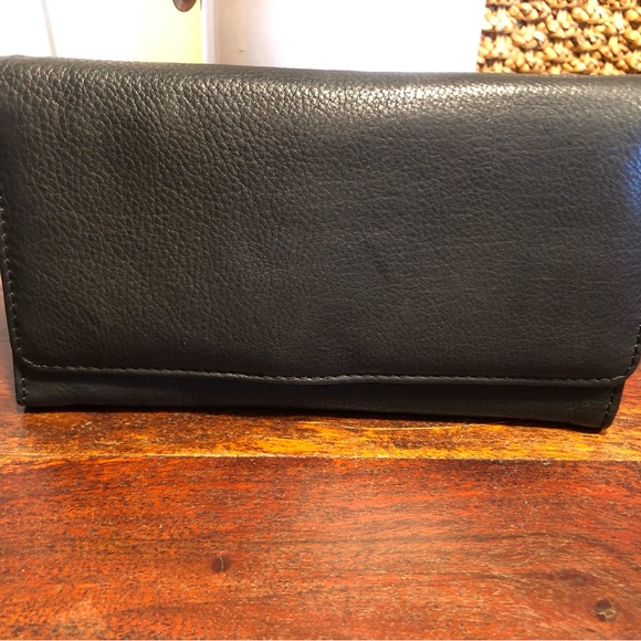 Woman’s Burkely BLACK SOFT Leather Pockets Wallet - Picture 1 of 9